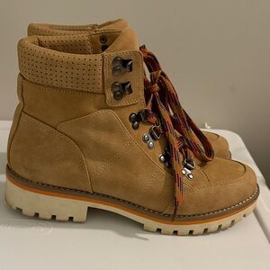 Crown Vintage Tan Combat Boots with Multicolor Laces